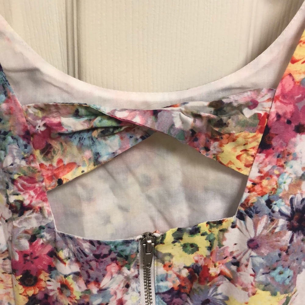 Dress - Picture 3 of 5